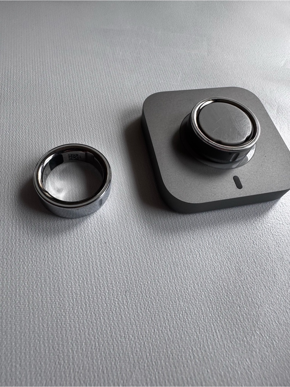 Oura Gray Magnetic Ring Accessory with Silver Accent - Picture 5 of 5
